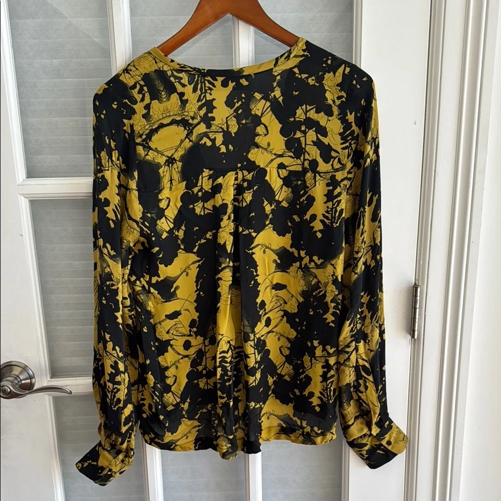 A.L.C. Black and Gold Patterned Blouse XS 100% Washed Silk - Picture 2 of 13